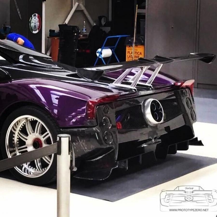  Pagani Zonda ZoZo 2015 года  (фото 3 из 7)
